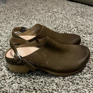 Women's Brown Leather Slingback Clogs